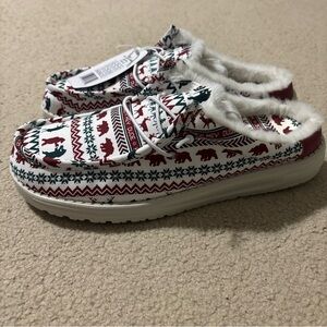 Hey Dude Wally Holiday Cheers Men’s 9 Loafers Slip On Shoes Christmas 41973-119